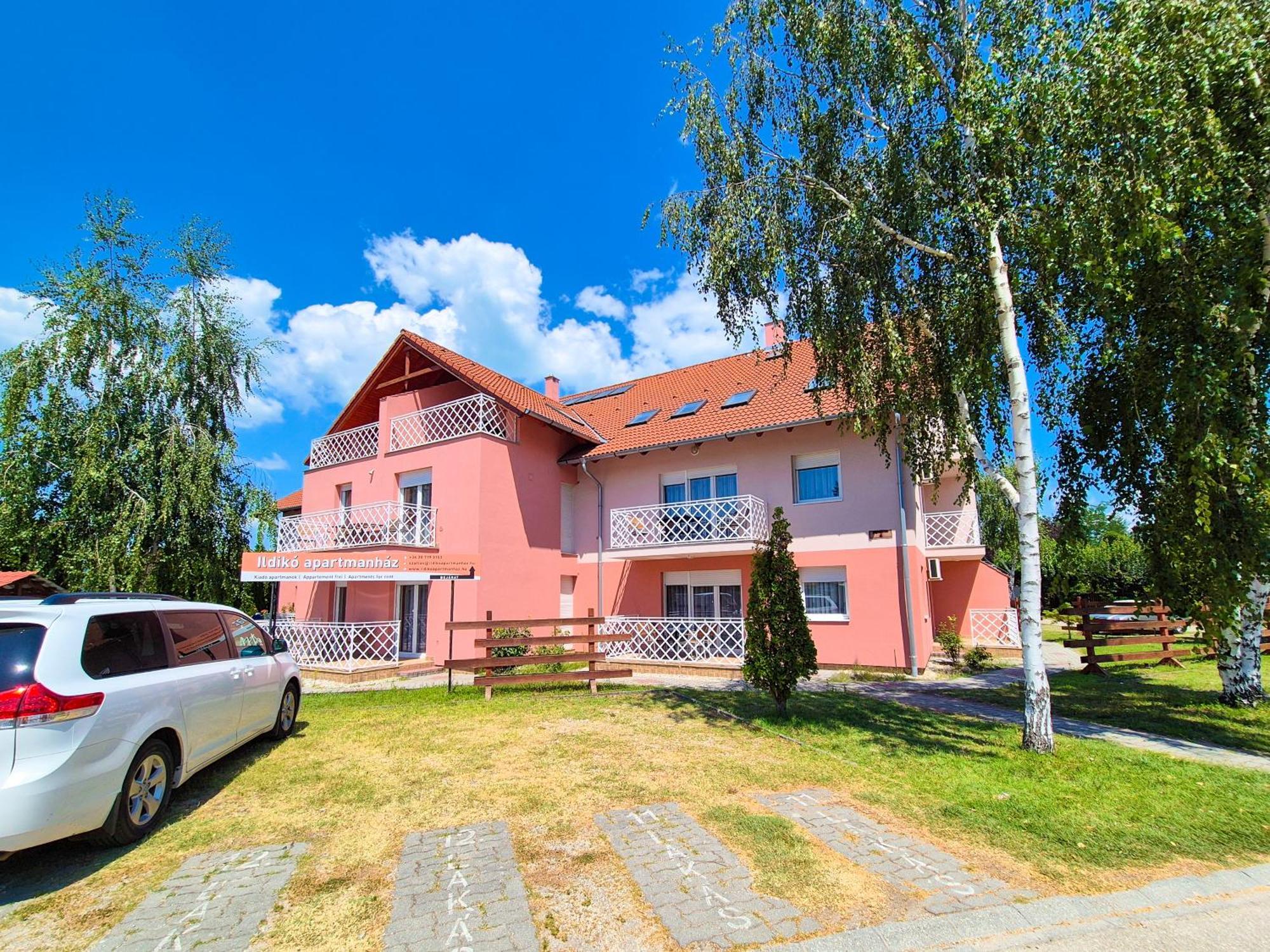 Ildiko Apartmanhaz Zamárdi Buitenkant foto