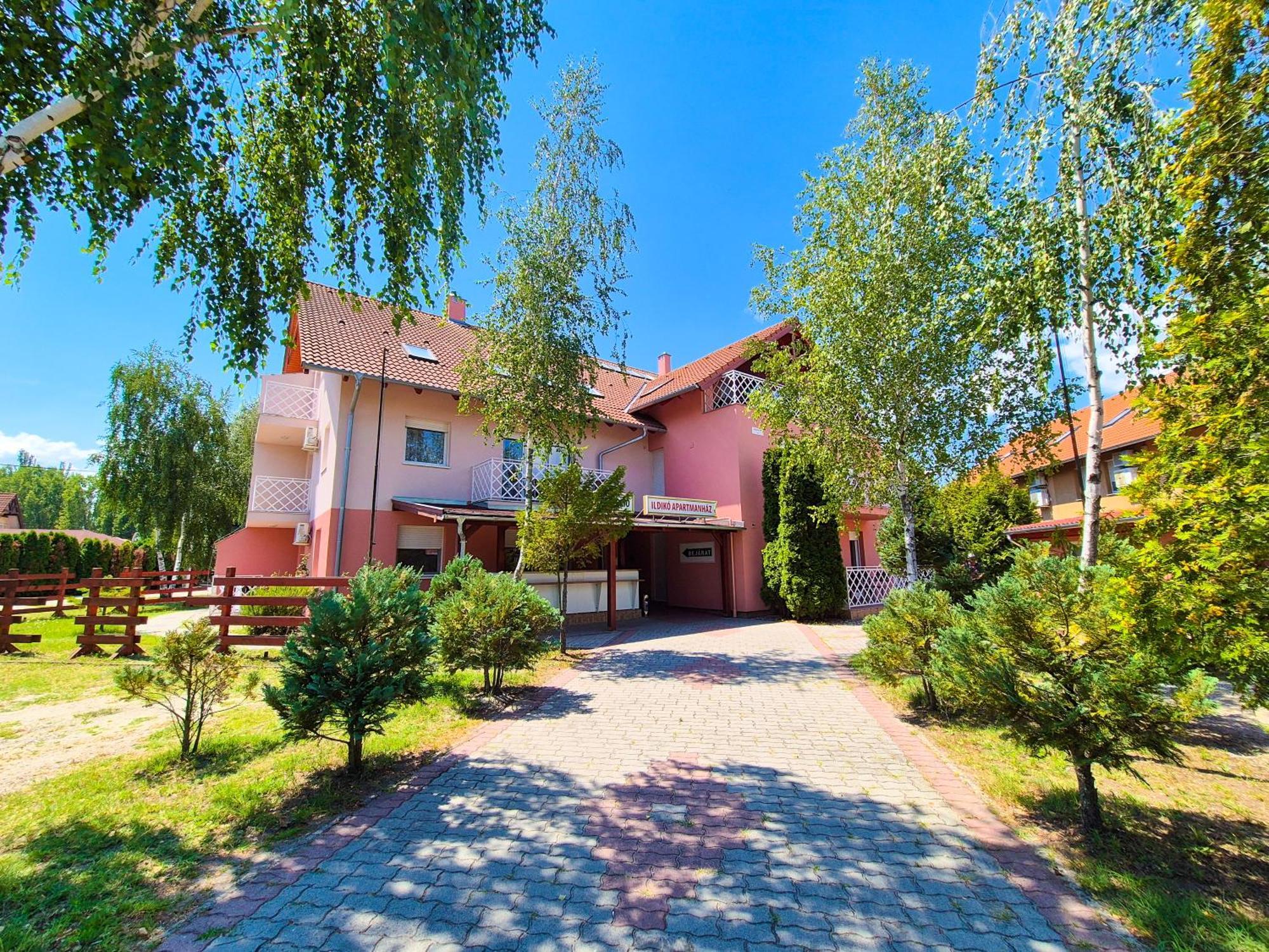 Ildiko Apartmanhaz Zamárdi Buitenkant foto
