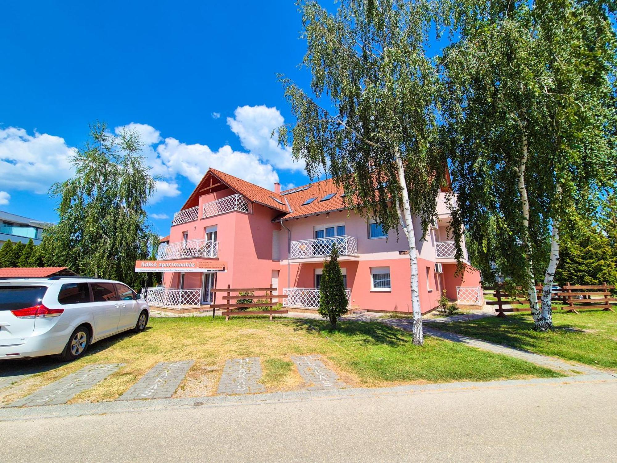 Ildiko Apartmanhaz Zamárdi Buitenkant foto