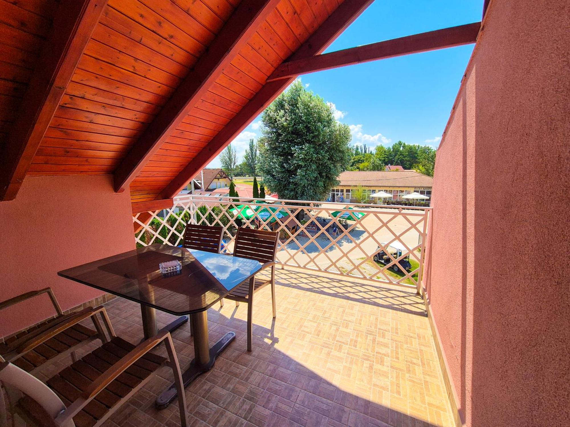 Ildiko Apartmanhaz Zamárdi Buitenkant foto