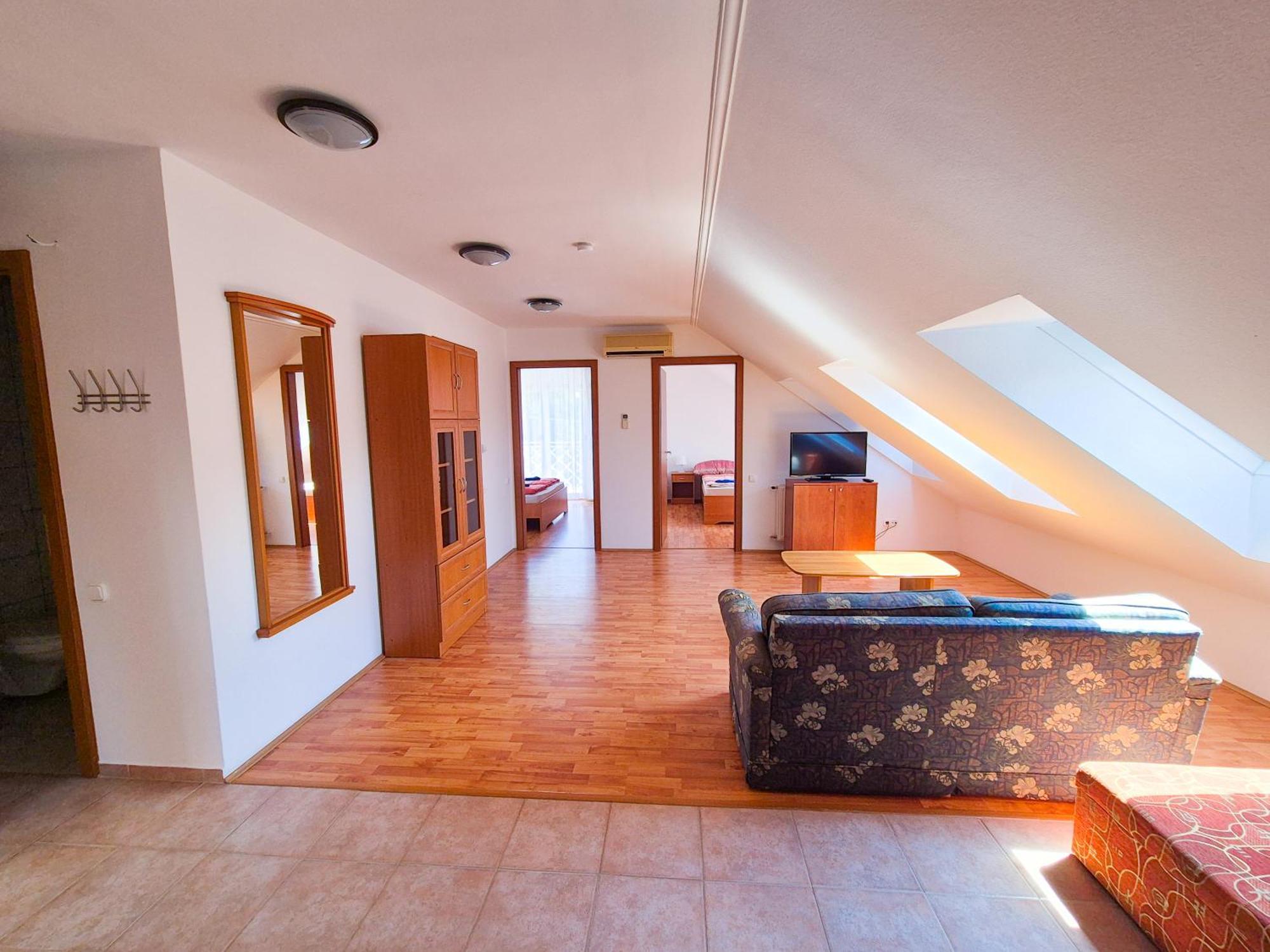 Ildiko Apartmanhaz Zamárdi Buitenkant foto