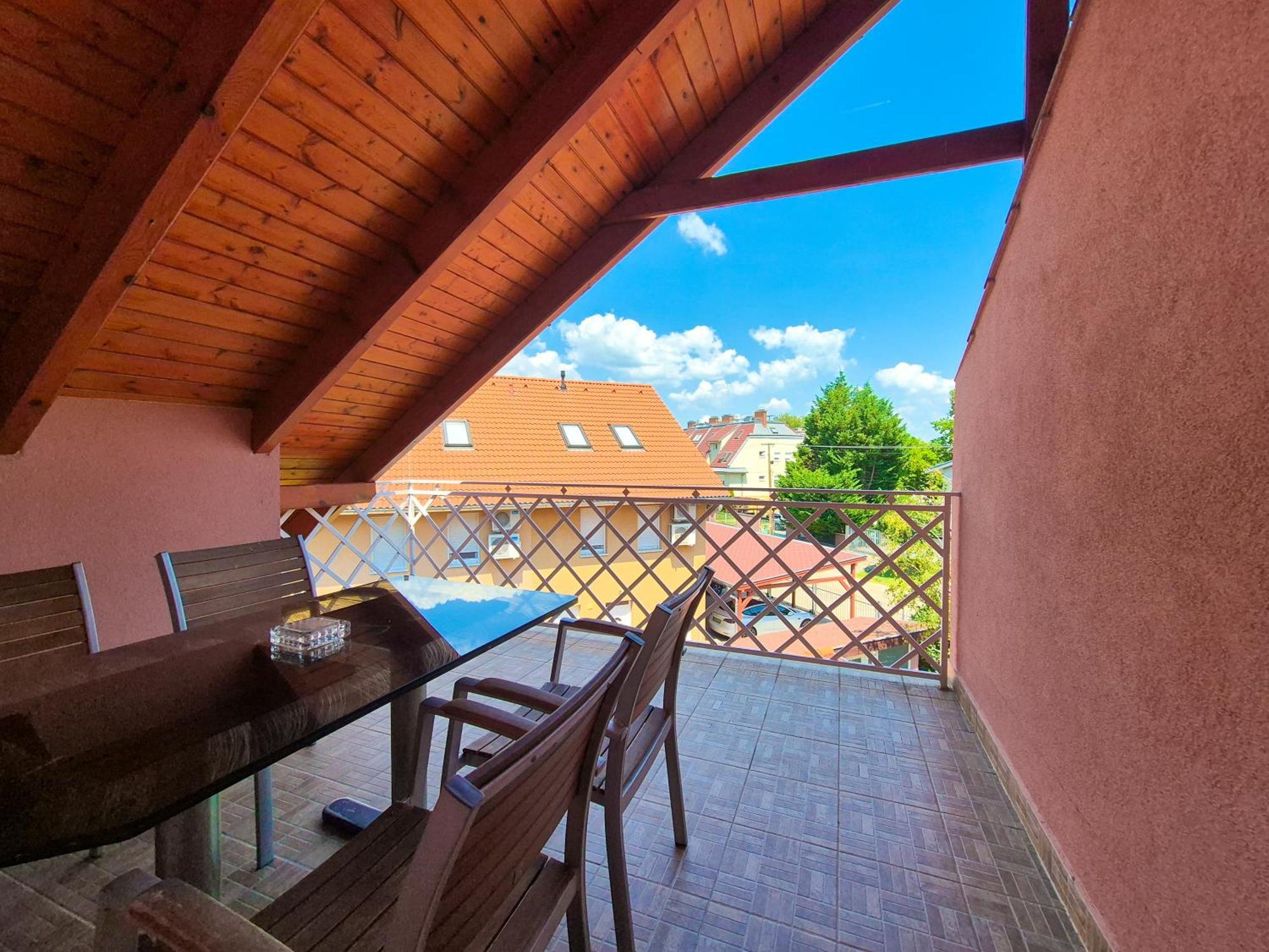 Ildiko Apartmanhaz Zamárdi Buitenkant foto