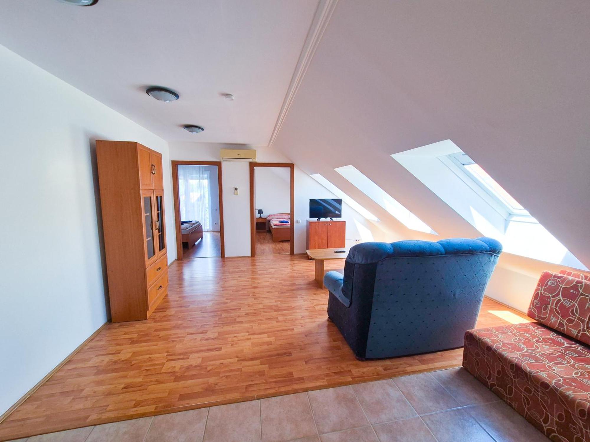 Ildiko Apartmanhaz Zamárdi Buitenkant foto