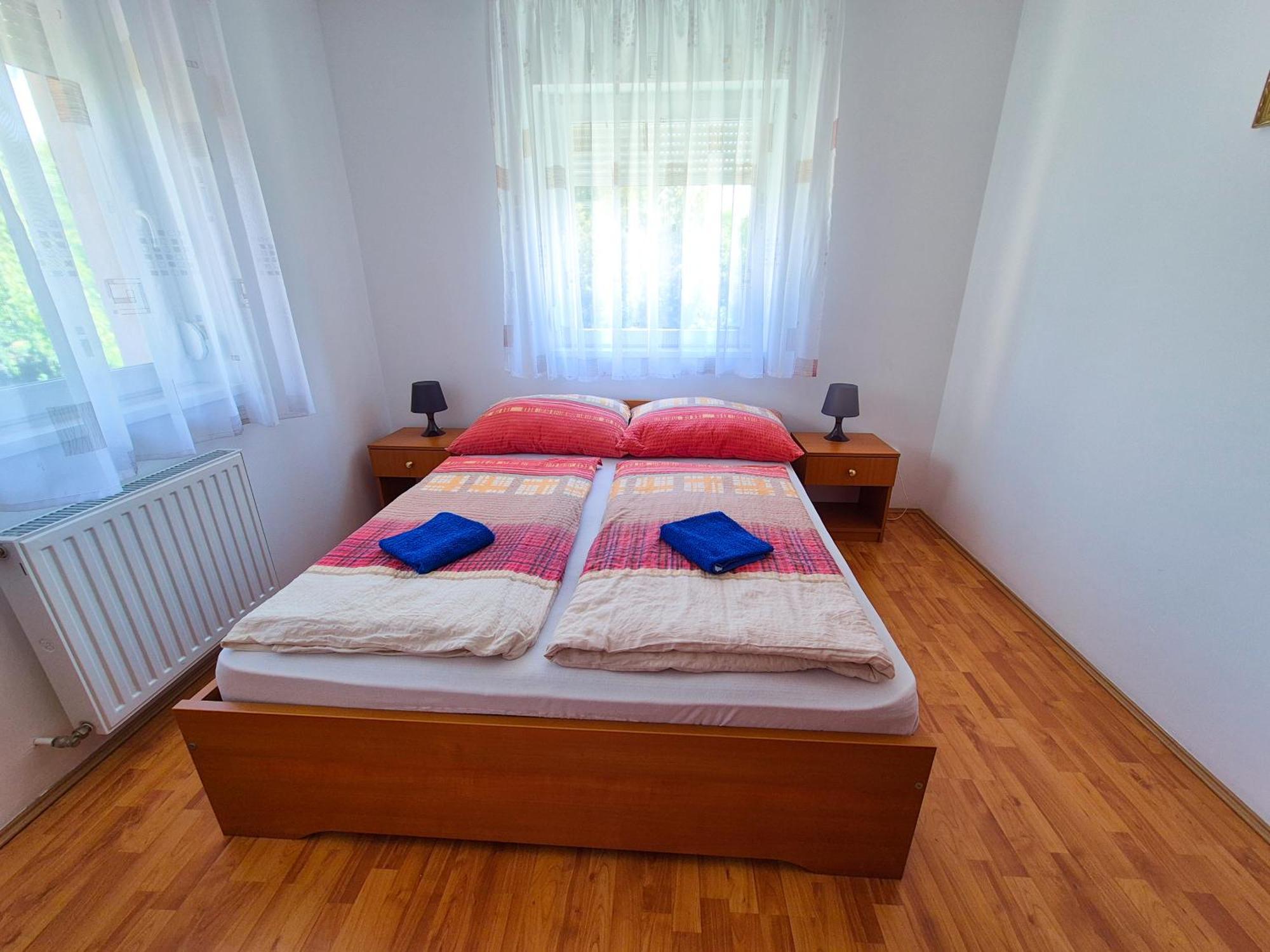 Ildiko Apartmanhaz Zamárdi Buitenkant foto