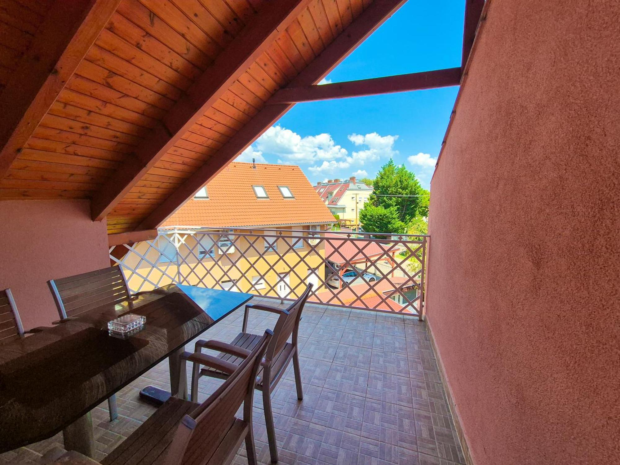 Ildiko Apartmanhaz Zamárdi Buitenkant foto