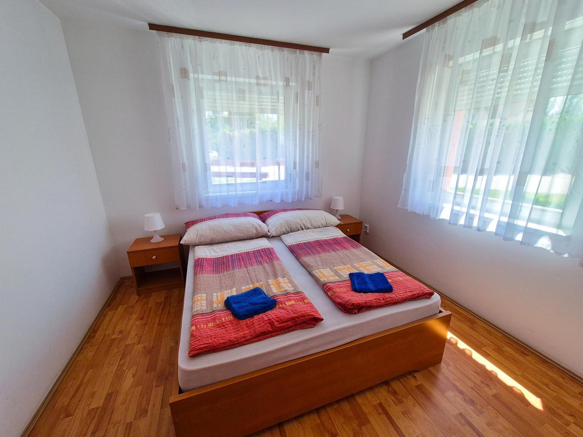 Ildiko Apartmanhaz Zamárdi Buitenkant foto