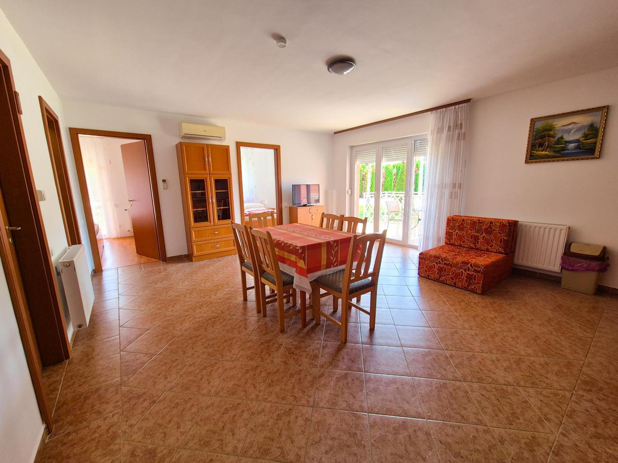 Ildiko Apartmanhaz Zamárdi Buitenkant foto