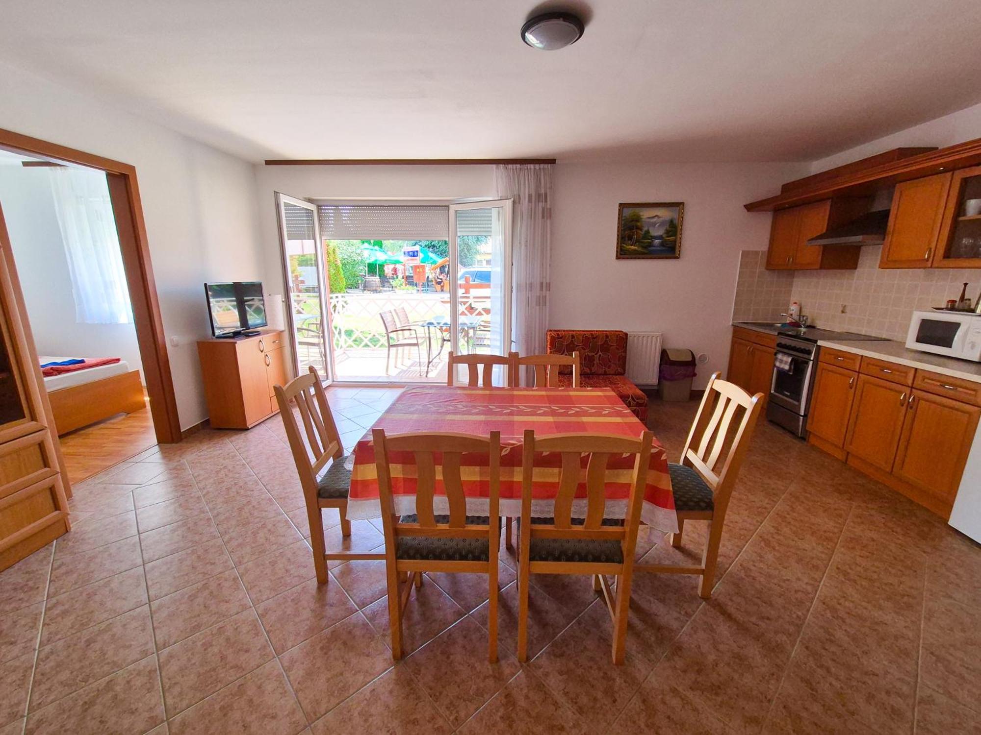 Ildiko Apartmanhaz Zamárdi Buitenkant foto