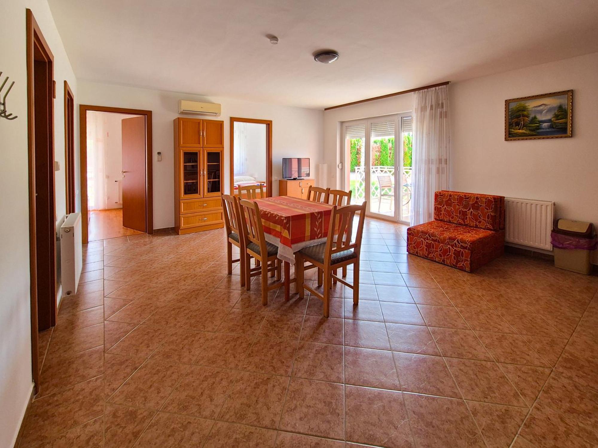 Ildiko Apartmanhaz Zamárdi Buitenkant foto