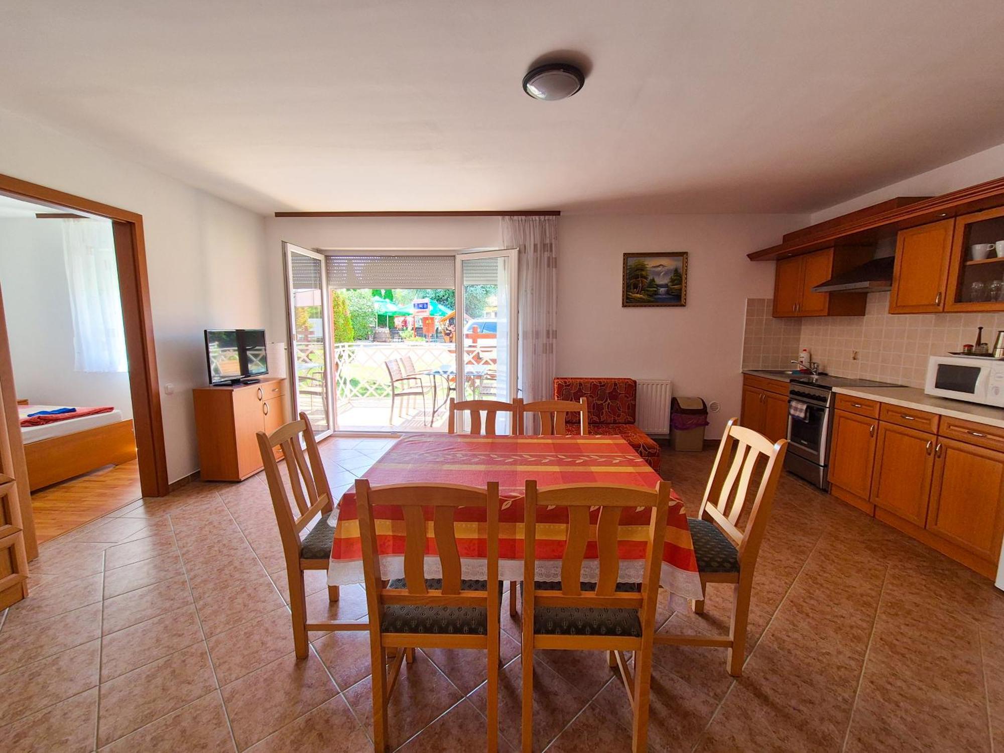 Ildiko Apartmanhaz Zamárdi Buitenkant foto